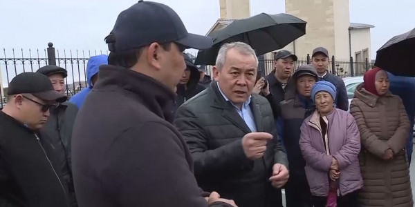 Талдықорған тұрғындары ауыл ішіне автобус кірмейтініндігіне шағымданды