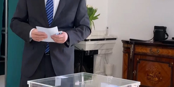 Польшада Украинадағы қазақстандықтар дауыс беріп жатыр