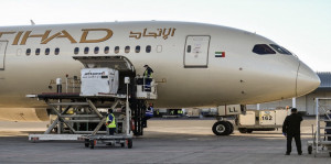 Больше 12 тонн гуманитарной помощи доставили в столицу из ОАЭ
