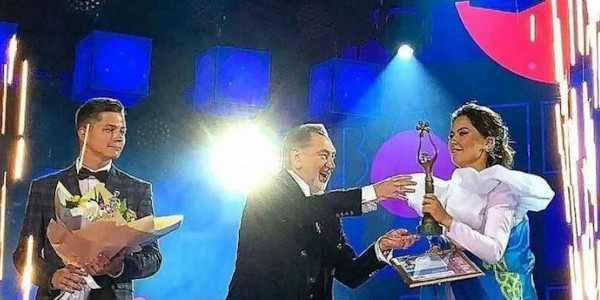 Қазақ әншісі Рухия Байдүкенова &laquo;Славян базары&raquo; байқауының бас жүлдесін жеңіп алды