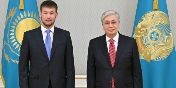 Тоқаев аралас жекпе-жек шебері Шавкат Рахмоновты қабылдады
