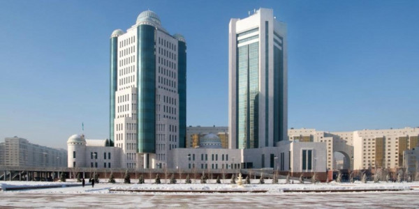 Депутаты перечислили однодневную зарплату в фонд &laquo;Қазақстан халқына&raquo;