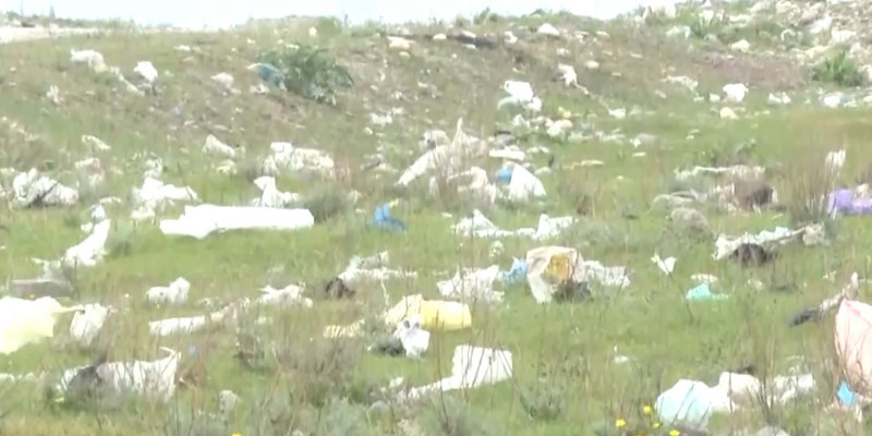 На переполненный мусорный полигон жалуются жители Жамбылской области