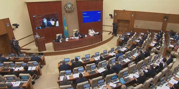 Мәжіліс отырысы: бірінші сессия жұмысы қорытындыланды