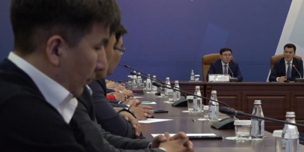 Ерлан Қарин СҚО жұртымен бірқатар кездесу өткізді