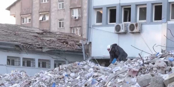 В Турции продолжаются массовые аресты после разрушительных землетрясений на юго-востоке страны