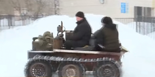 Школьный учитель из Актобе собрал вездеход