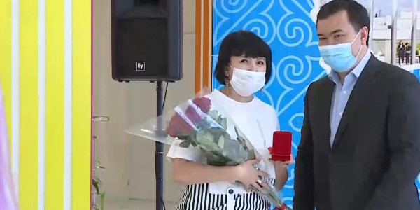 Қарағандылық мұғалімдер қызметтік баспанаға ие болды