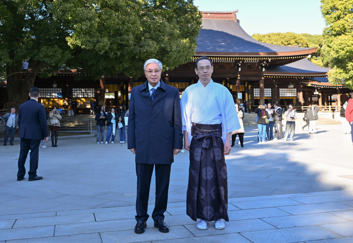 Президент Мейджи Джингу ғибадатханасын аралап көрді