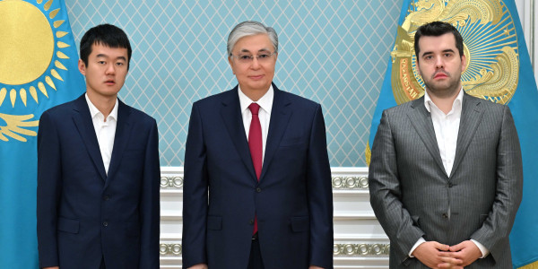 Президент встретился с представителями мировой шахматной элиты