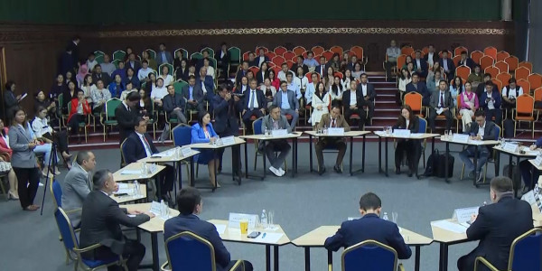 В Академии наук состоялся круглый стол молодых ученых