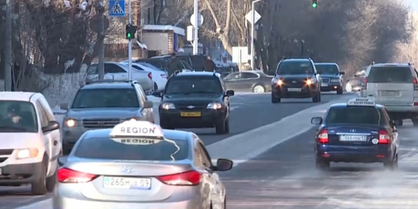 Коммунальщиков Караганды штрафуют за плохую уборку снега