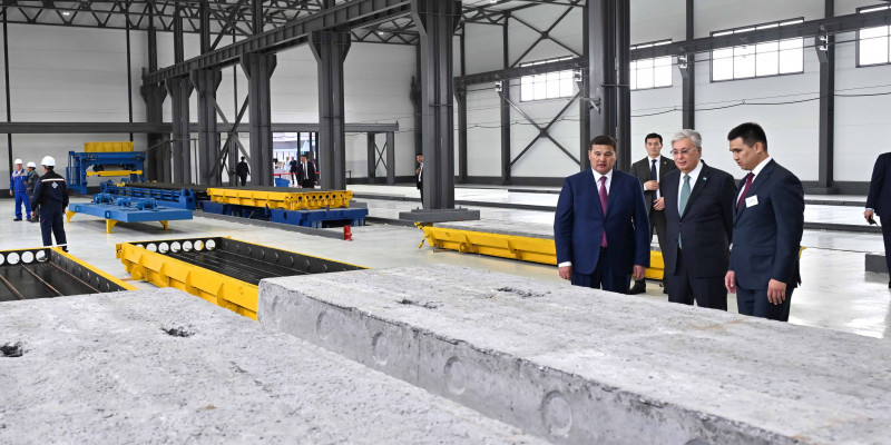 Касым-Жомарт Токаев посетил завод железобетонных изделий