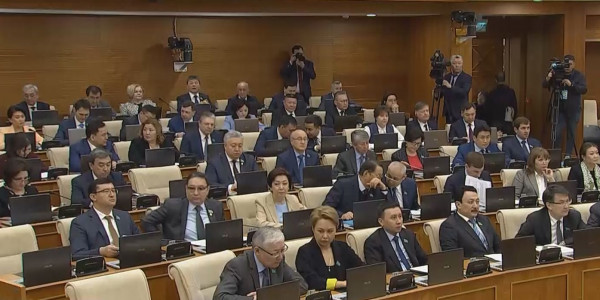 Үкімет ұлттық қорға тағы қол салды