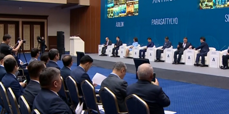 Почти 70% казахстанцев доверяют мерам по борьбе со взяточничеством  