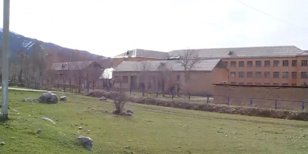 Ескі мектепте оқып жүр талай қазақ баласы...