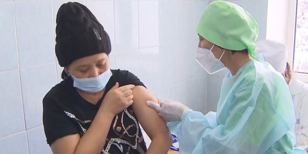 Алматыда полиция қызметкерлері мен мұғалімдерге екпе салу жоспарланып отыр