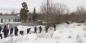 «Біргеміз»: Карагандинские волонтеры помогают пенсионерам в уборке снега