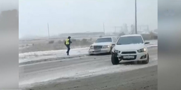 Уақытынан ерте жауған қар елордалықтарды әбігерге салды