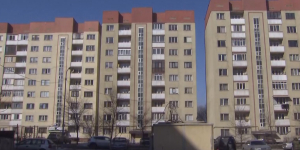В Алматы укрепляют накренившийся дом в районе Зерделi