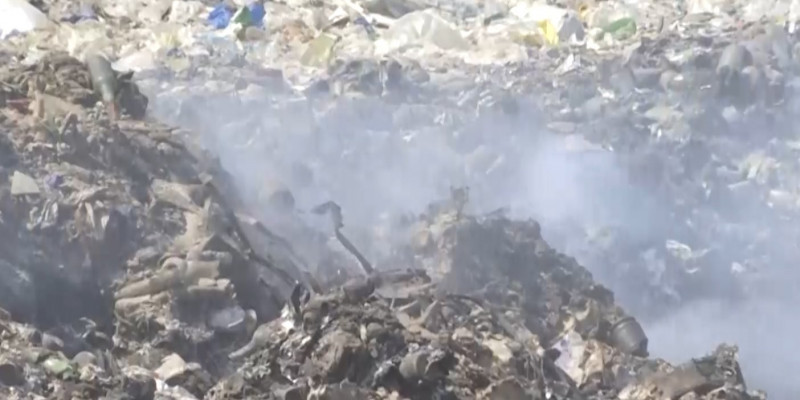 Десять раз тушили полигон твердо-бытовых отходов в Костанае