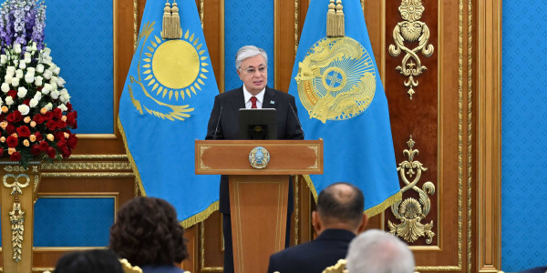 Мемлекет басшысы мұнай-газ саласының қызметкерлерін марапаттау рәсіміне қатысты