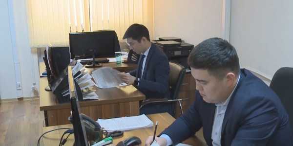 Эксперт: У внештатных сотрудников госсектора больше патриотизма, так как они работают бесплатно