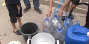 Люди из микрорайона Карасу вынуждены ежедневно ждать водовоз