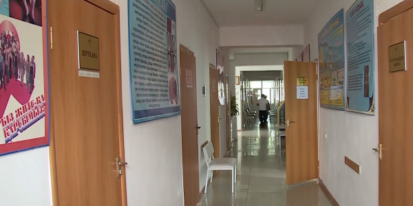 &laquo;100 аурухана&raquo; бағдарламасымен салынған емхананың қабырғасы сөгілді