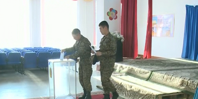 Избирательный участок в воинской части 66/55 начал свою работу первым в Актюбинской области