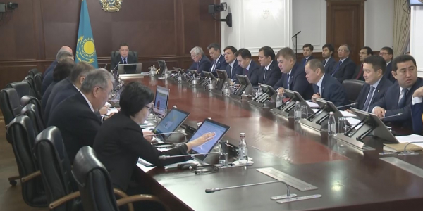 Аскар Мамин дал поручения акимам и министрам перед Новым годом