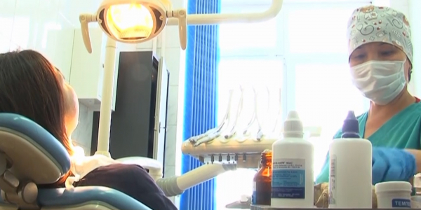 Детские стоматологи не получают зарплату в ВКО