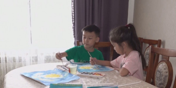 4 тысячи рисунков с изображением государственного флага вывесили на окнах юные павлодарцы