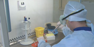 Стартуют испытания отечественной вакцины против COVID-19 на добровольцах