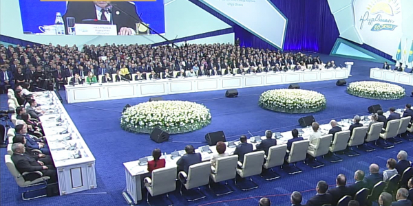 Елбасы жастарға сенім білдіреді