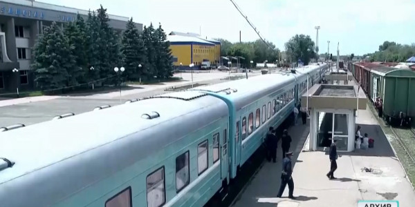 Казахстанцев призывают покупать билеты онлайн