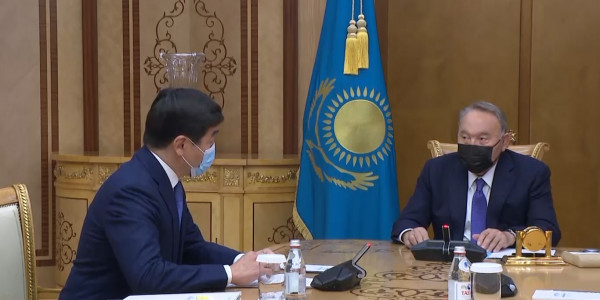 Nur Otan партиясының төрағасы Нұрсұлтан Назарбаев Бауыржан Байбекті қабылдады