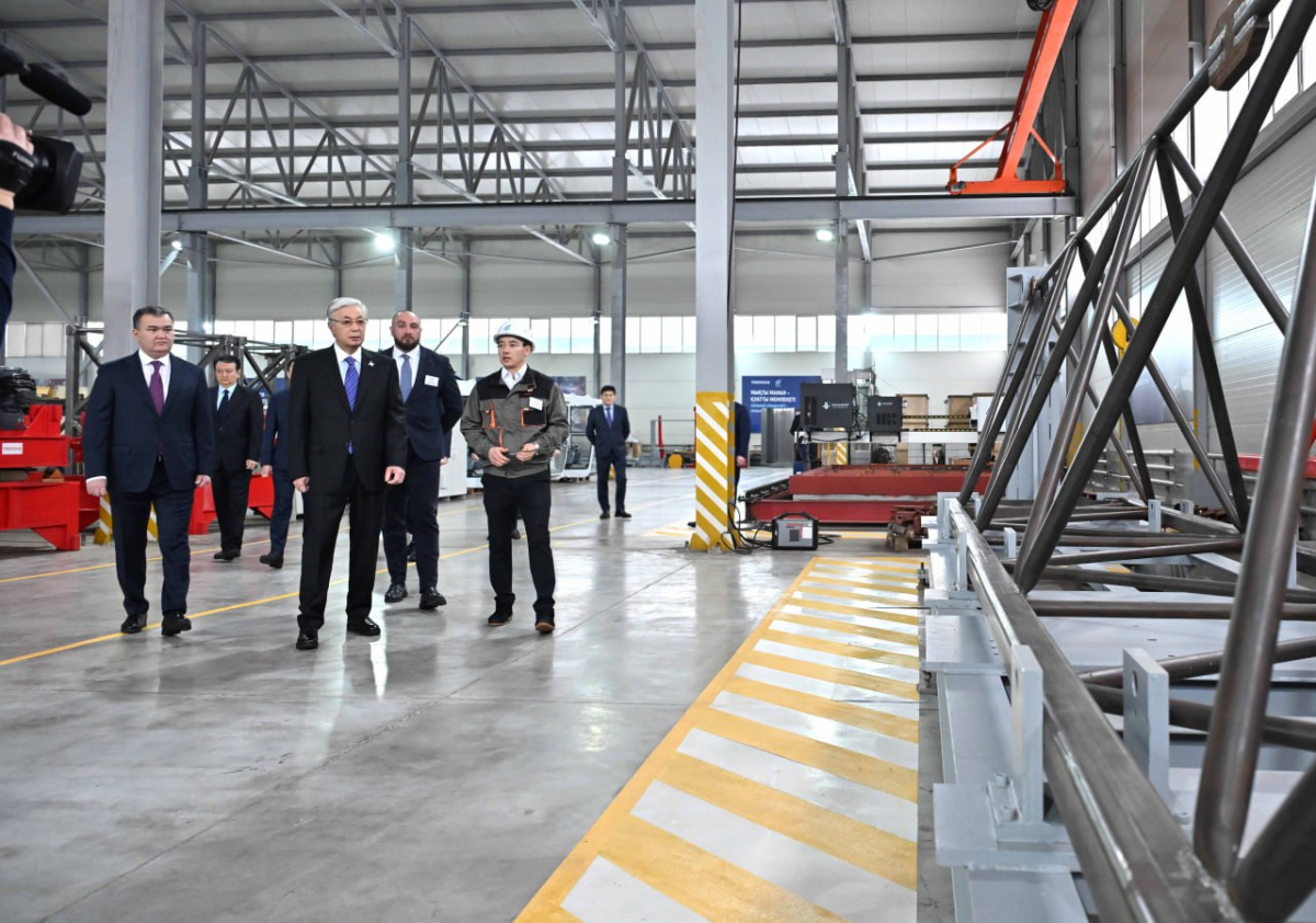 Глава государства посетил завод Tausogar