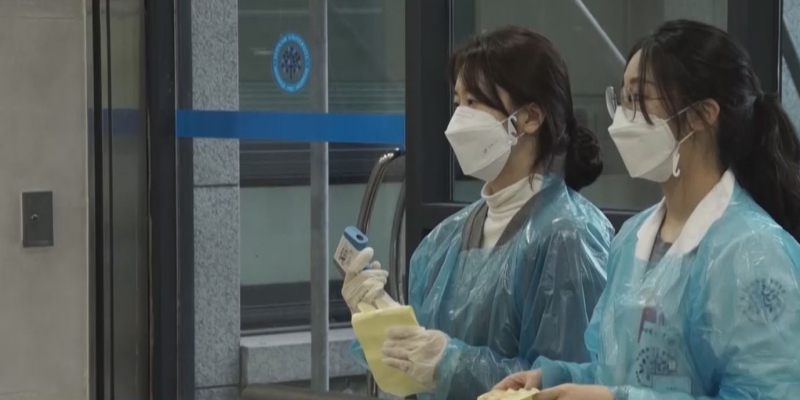 В Южной Корее зараженных коронавирусом более 700 человек