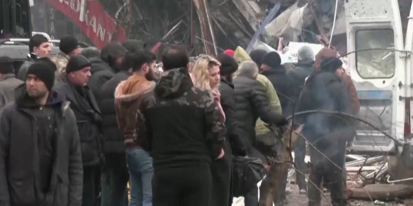 Спецборт МЧС доставит из Турции 16 казахстанцев