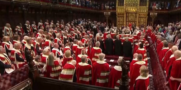 Ұлыбритания экономикалық дағдарысқа қарсы 38 жаңа заң жобасын жариялады