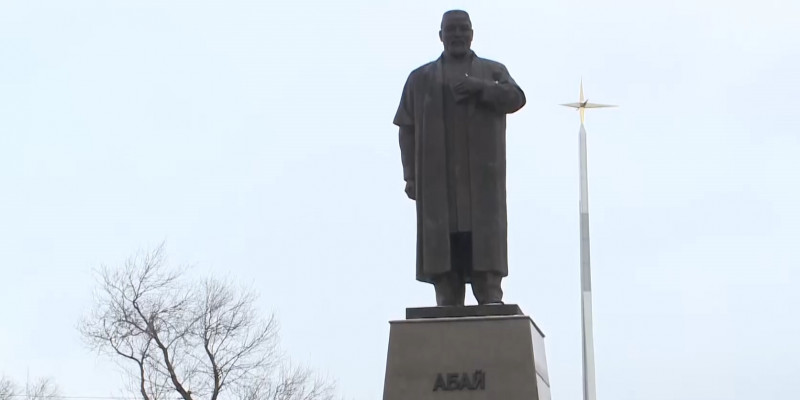 Памятник Абая открыли в Карагандинской области