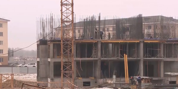 Двадцать строящихся объектов столицы намерены снести