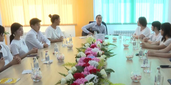 Заместитель Председателя АНК поздравил с международным днем защиты детей