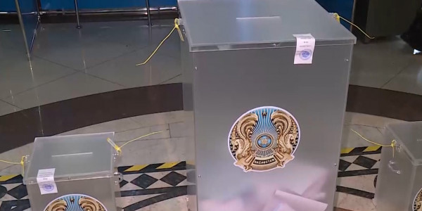 Сайлау-2021: Азат Перуашев, Серік Сұлтанғали дауыс берді