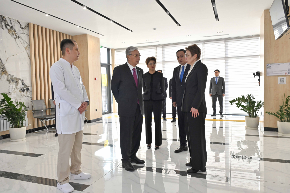 Касым-Жомарт Токаев ознакомился с работой аритмологической клиники в Таразе