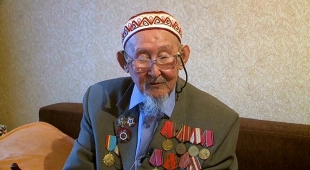 &laquo;Жеңіске құрмет!&raquo; шарасы аясында &laquo;Хабар&raquo; тілшілері ақтаулық ардагерді құттықтады