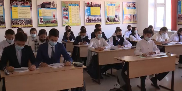 На дефицит продуктов в соцмагазинах жалуются жители Уральска