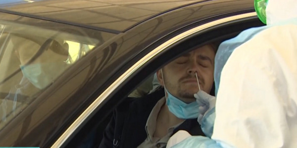 Жители столицы жалуются на работу мобильной ПЦР-лаборатории