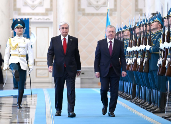 &laquo;Ақорда&raquo; резиденциясында Шавкат Мирзиёевті салтанатты түрде қарсы алу рәсімі өтті